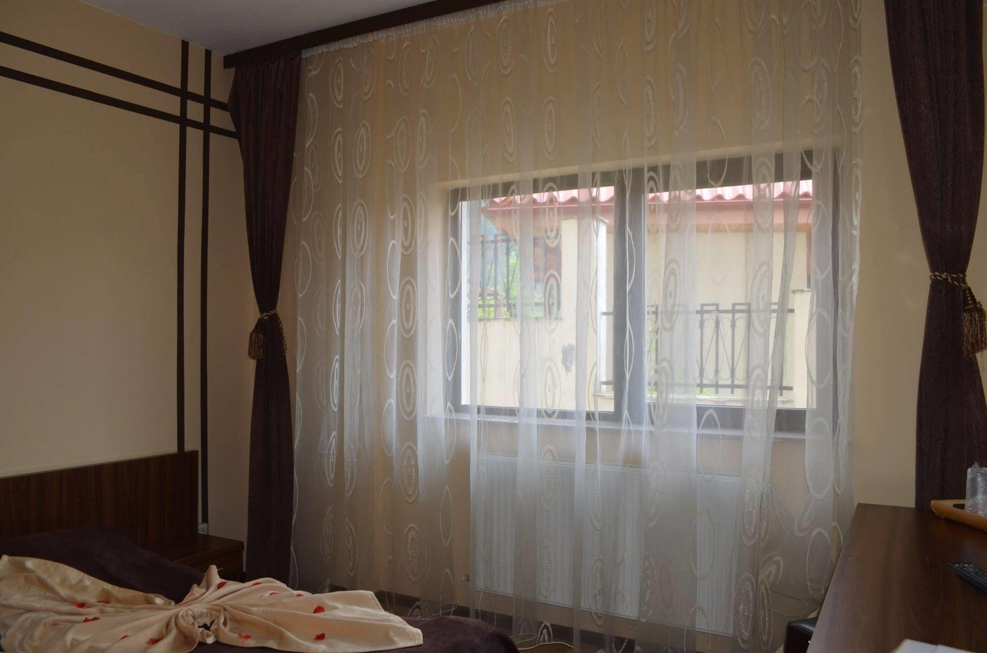 Magic Club Hotel บุชเตนี ภายนอก รูปภาพ